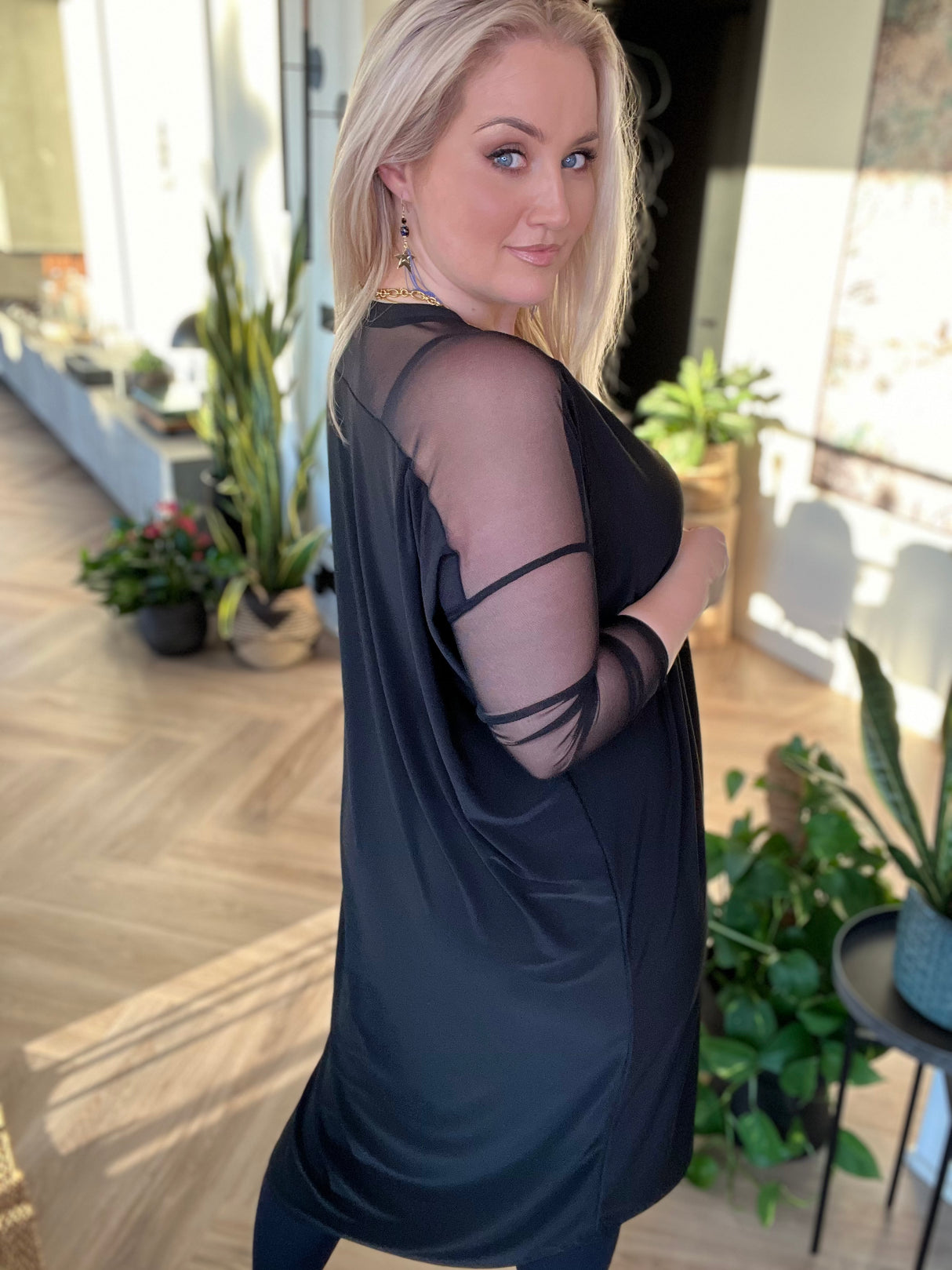 Brim síður V-hálsmál svartur/mesh