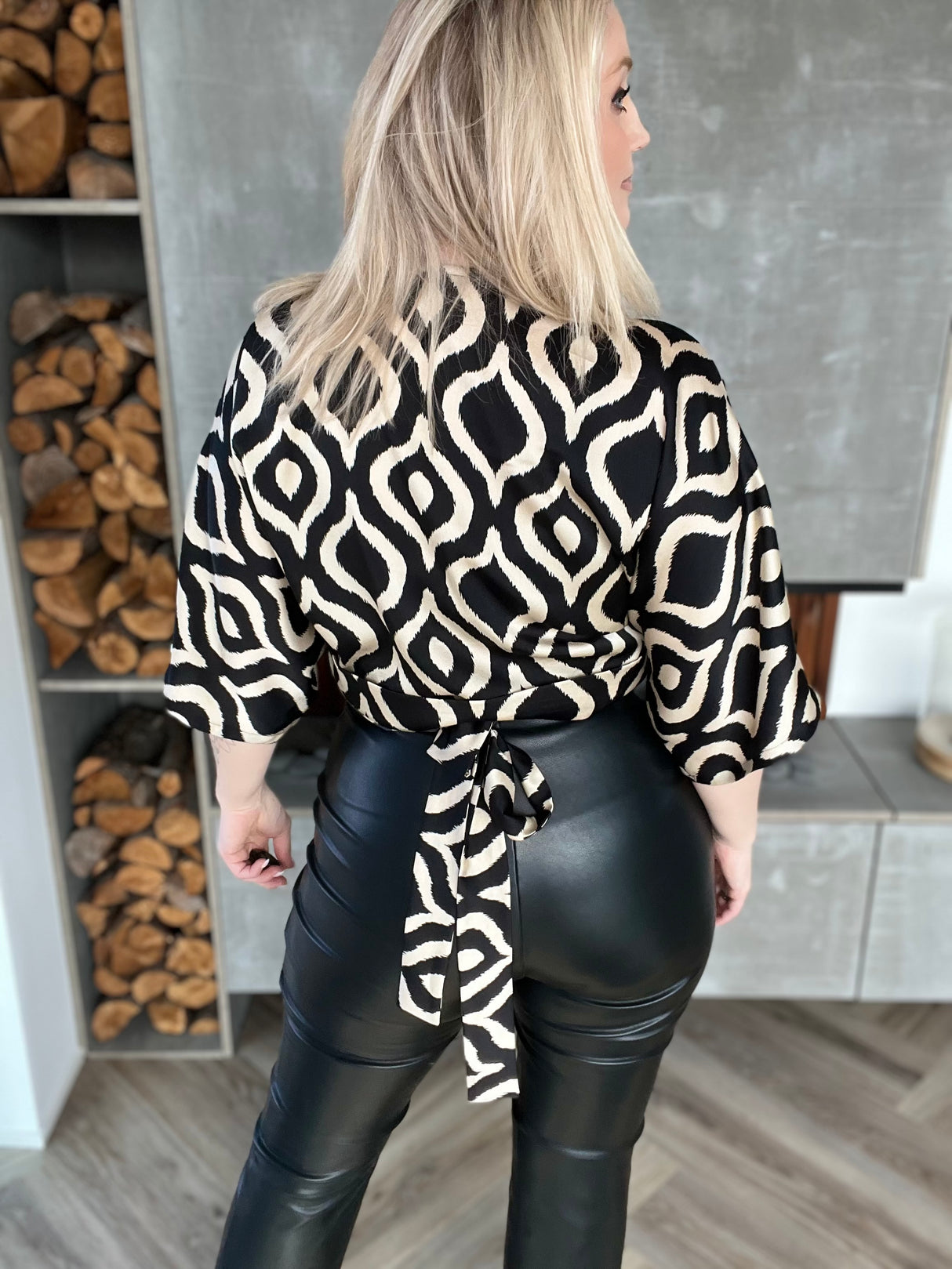 Dögg wrap satin toppur