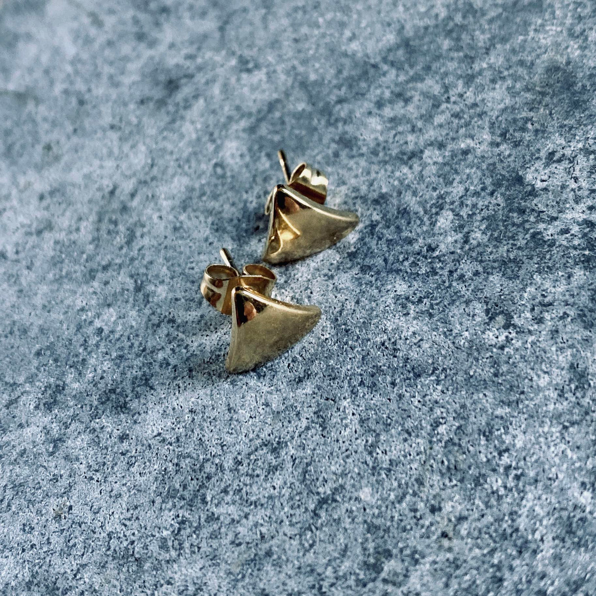 Krista lokkar STUDS mini, gull