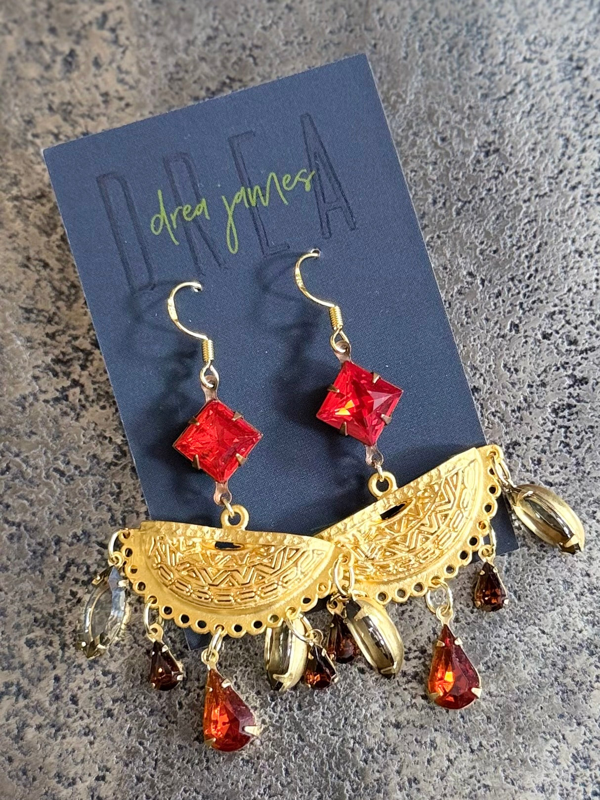 Lokkar DREA - engin tvö pör eins!