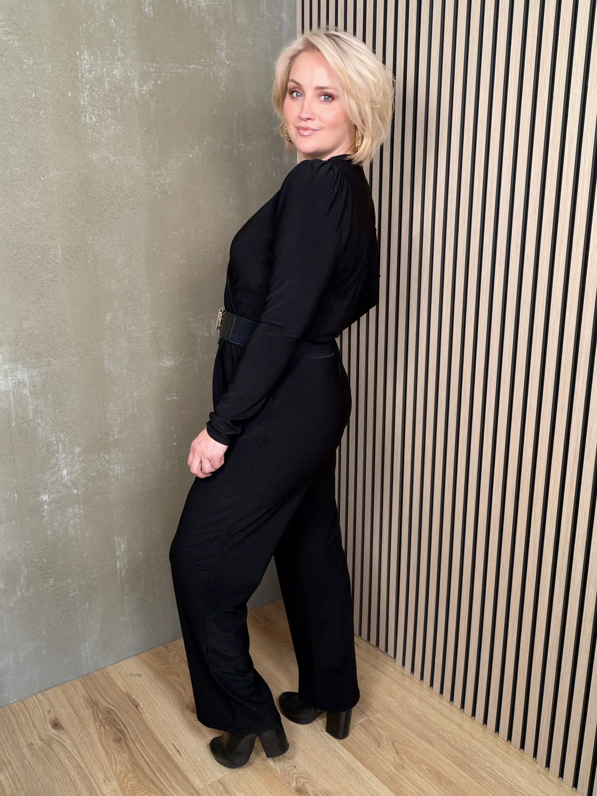 Drangur púff samfestingur Svartur beinar skálmar