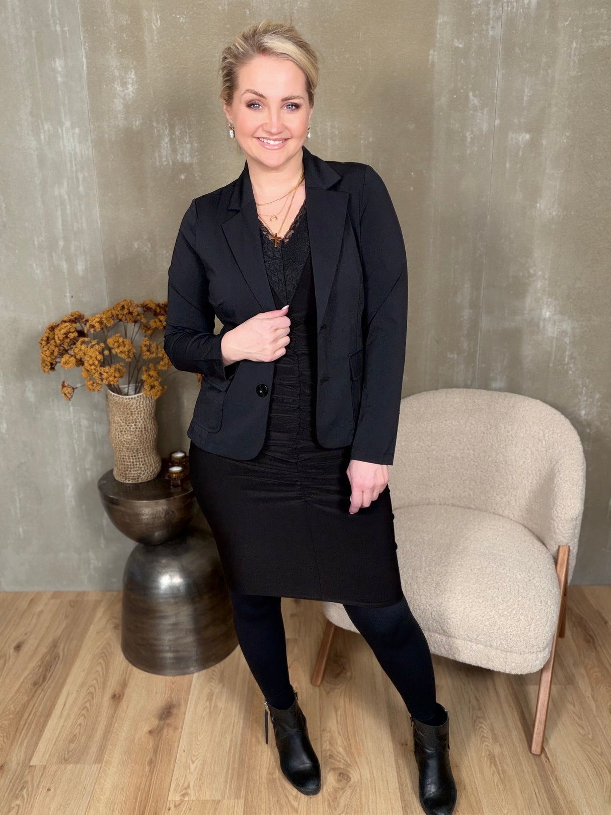 Spjót kjóll sv ermalaus