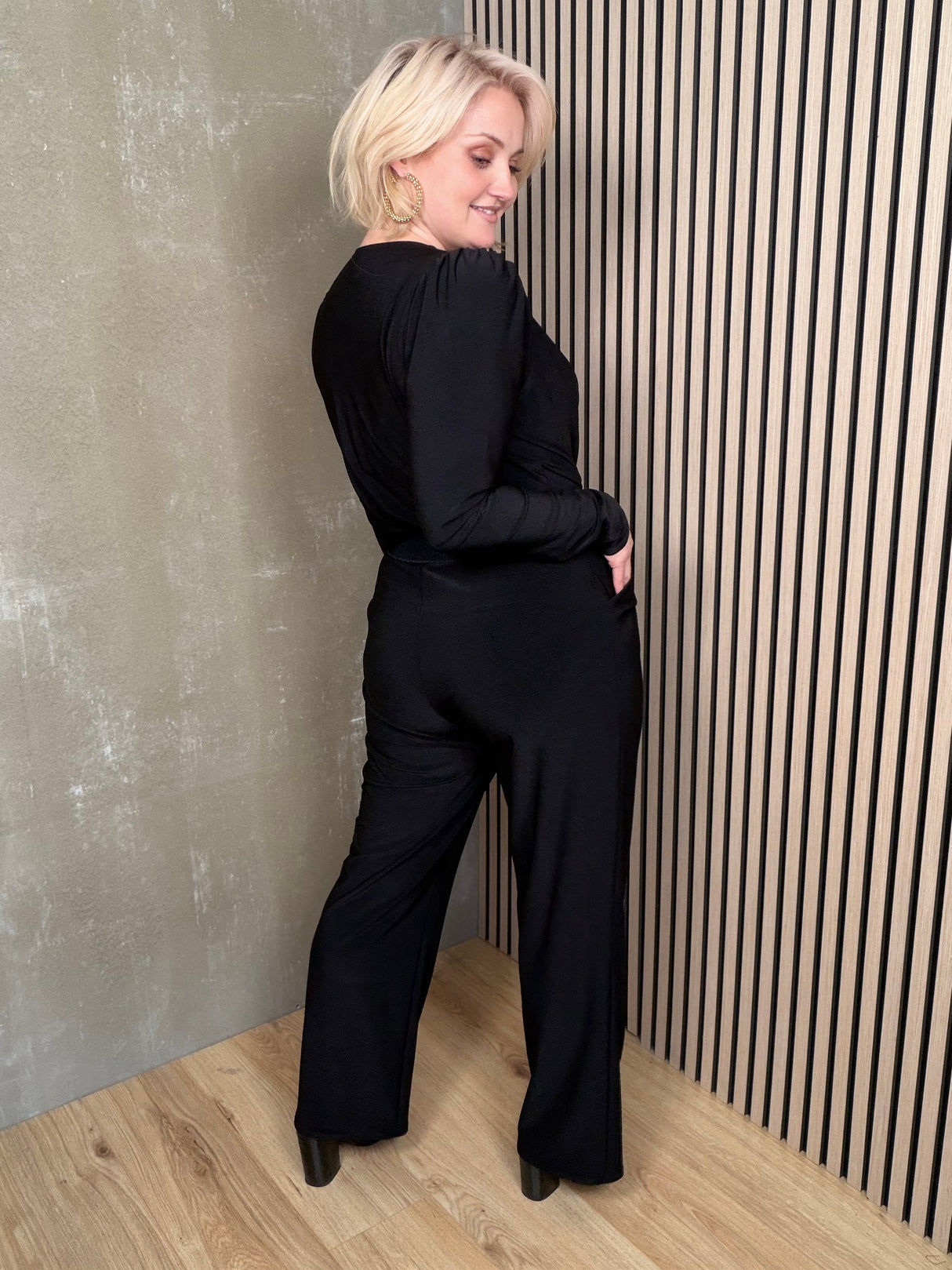 Drangur púff samfestingur Svartur beinar skálmar