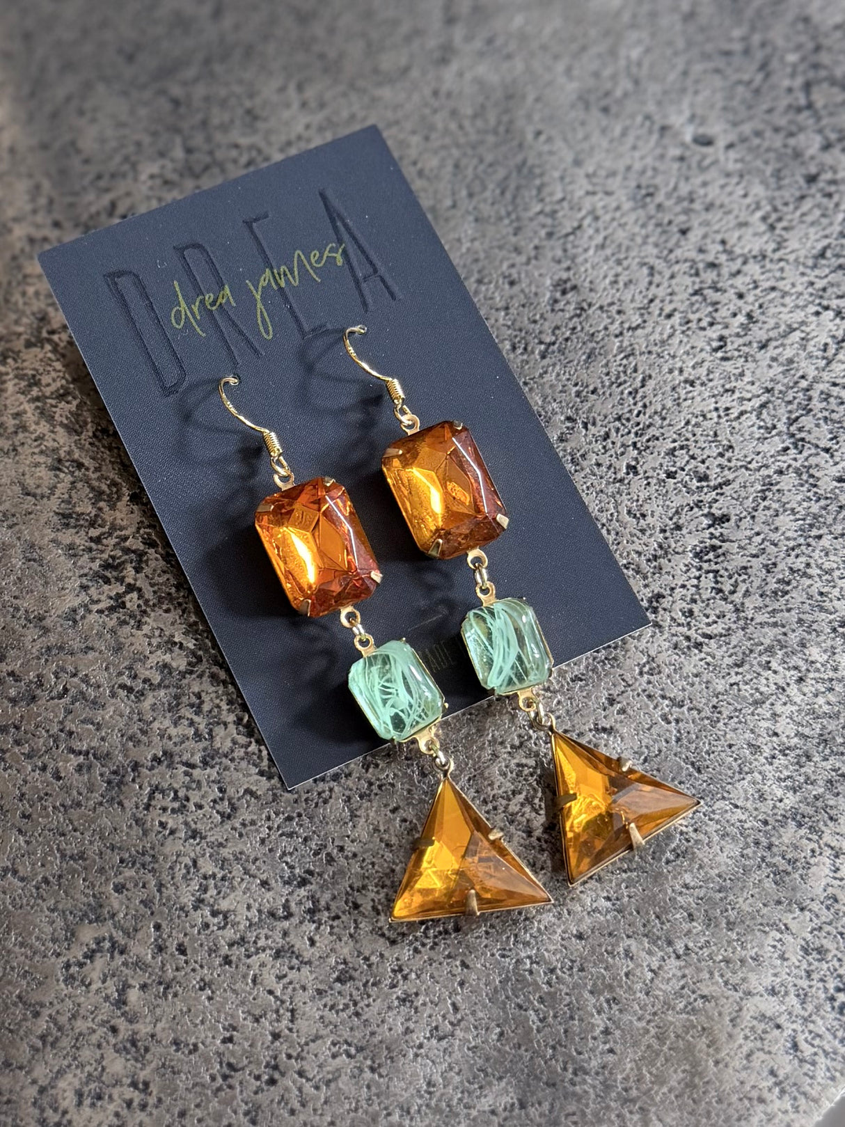 Lokkar DREA - engin tvö pör eins!