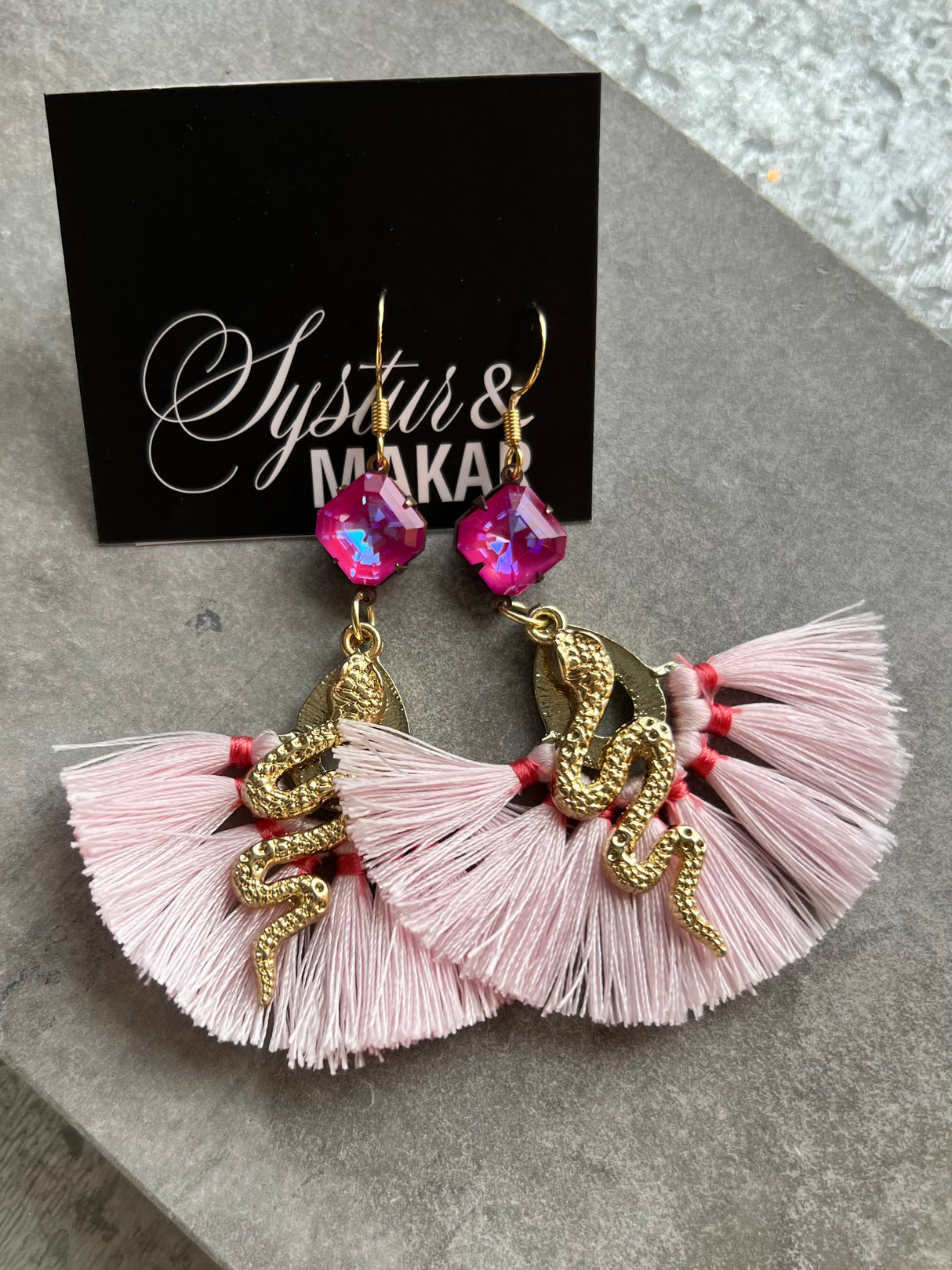 Lokkar DREA - engin tvö pör eins!