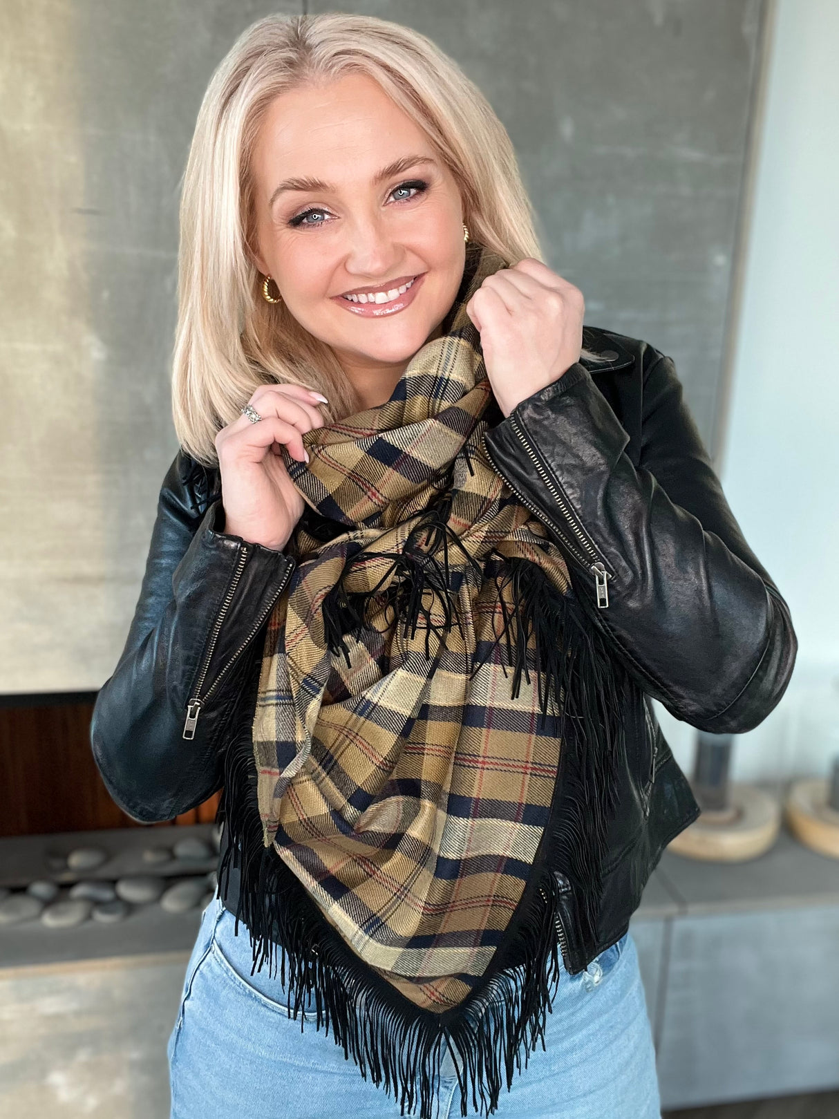 Klútur Brúnn/Grænn köflóttur með kögri