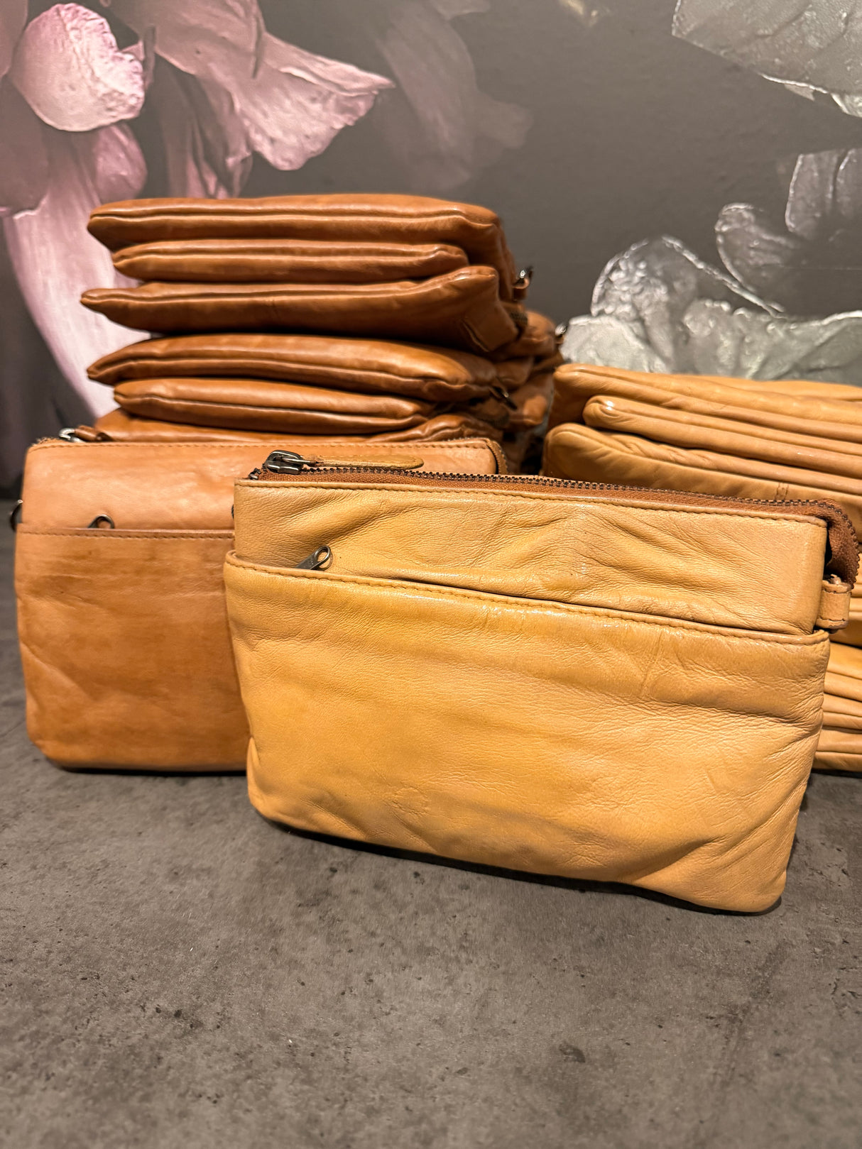 Crossbody taska með mörgum hólfum
