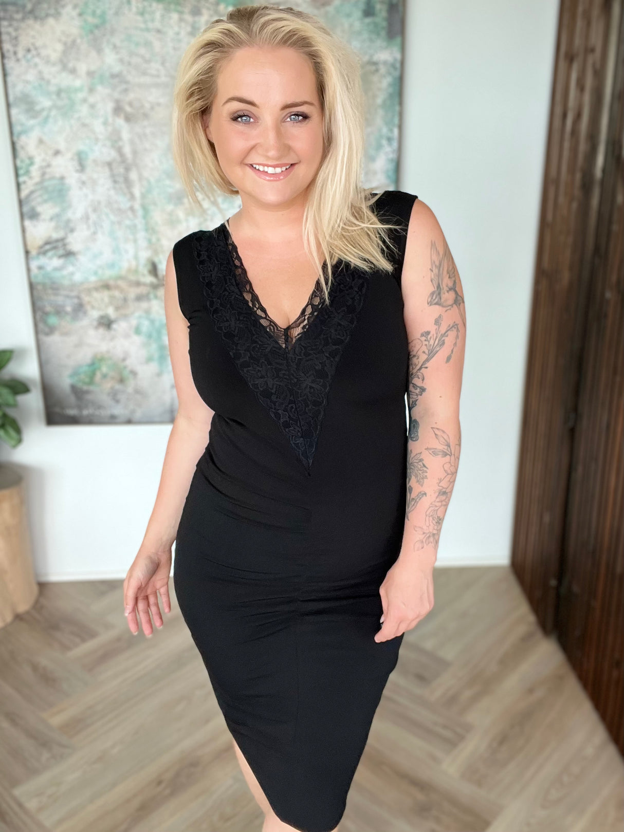 Spjót kjóll sv ermalaus