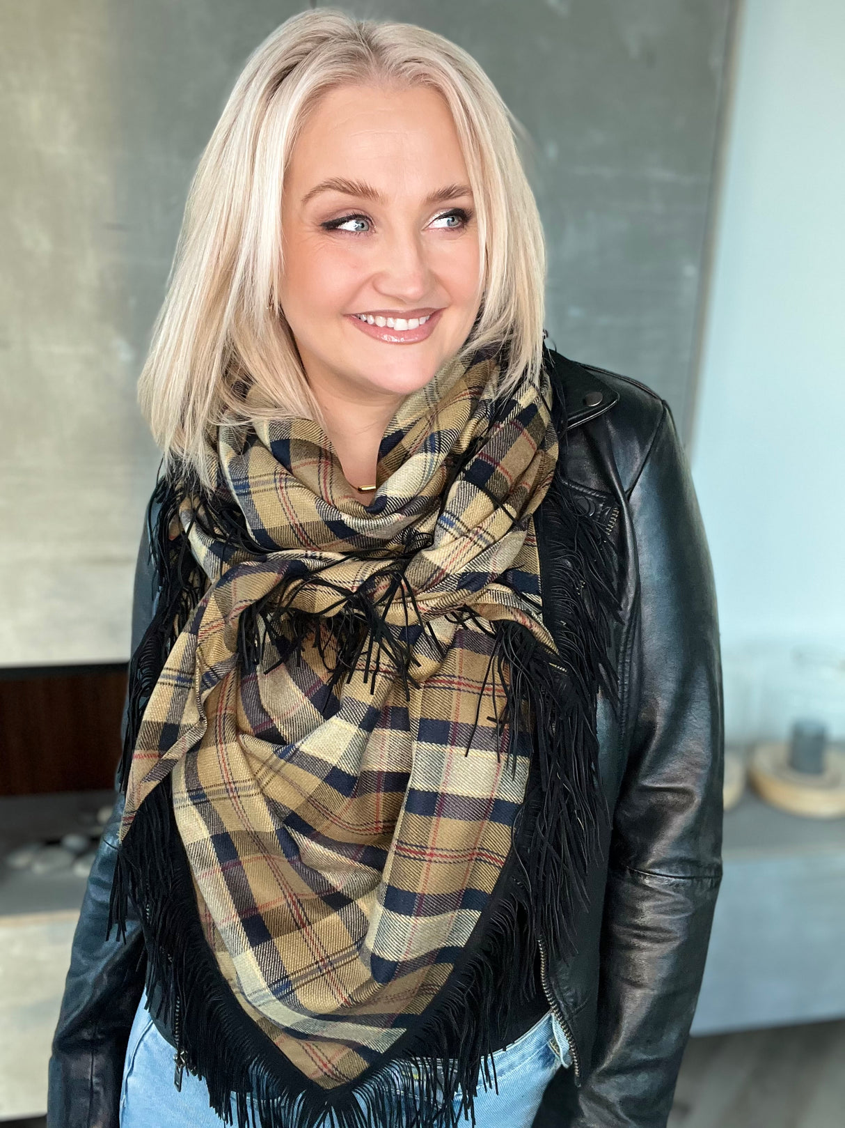 Klútur Brúnn/Grænn köflóttur með kögri