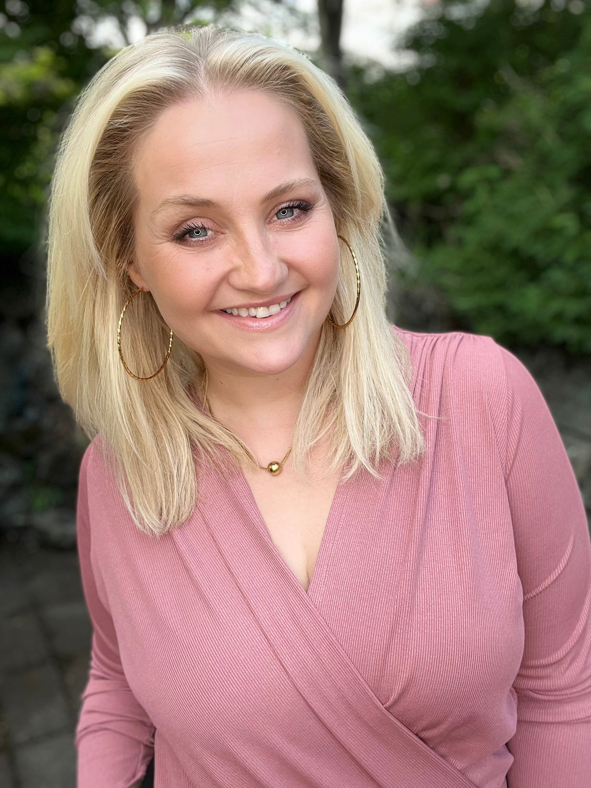 Krista hálsmen með tvöfaldri keðju og kúlu