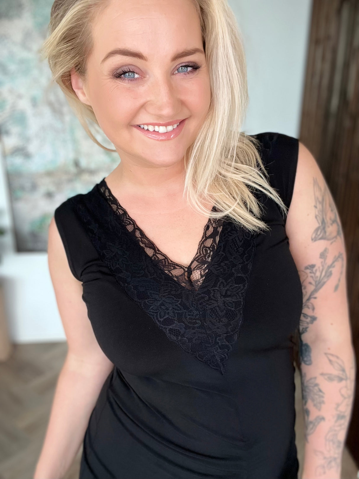 Spjót kjóll sv ermalaus