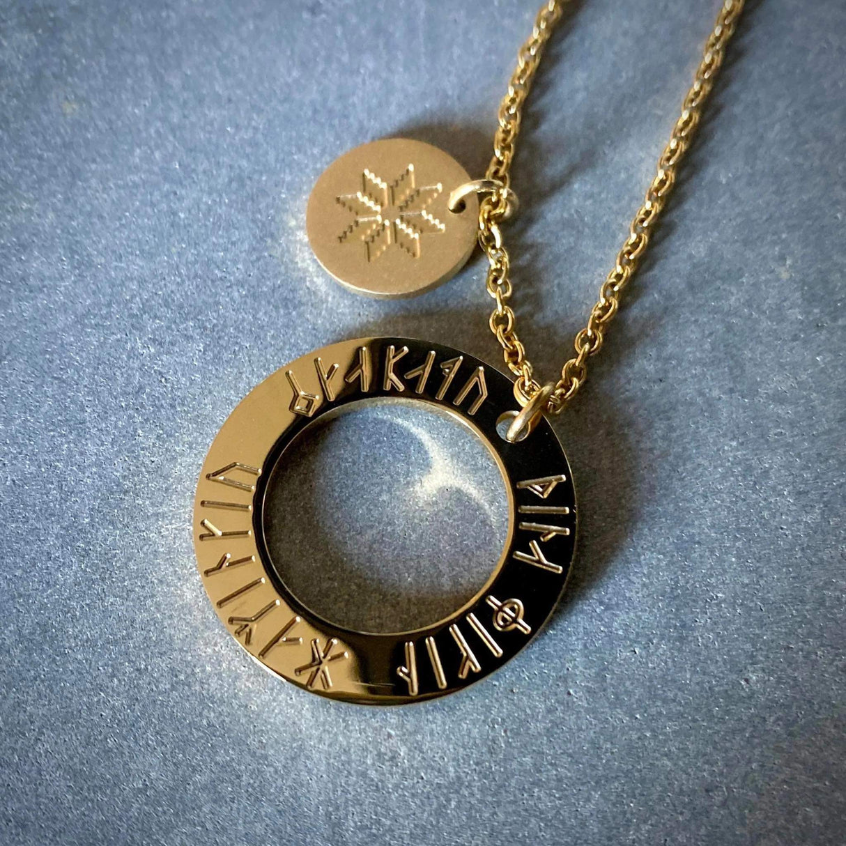 Hamingjunisti- Rúnanisti