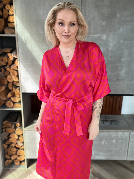 Dögg wrap satin kjóll