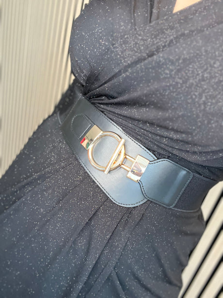 Teygjubelti með leðurlíki og krækju