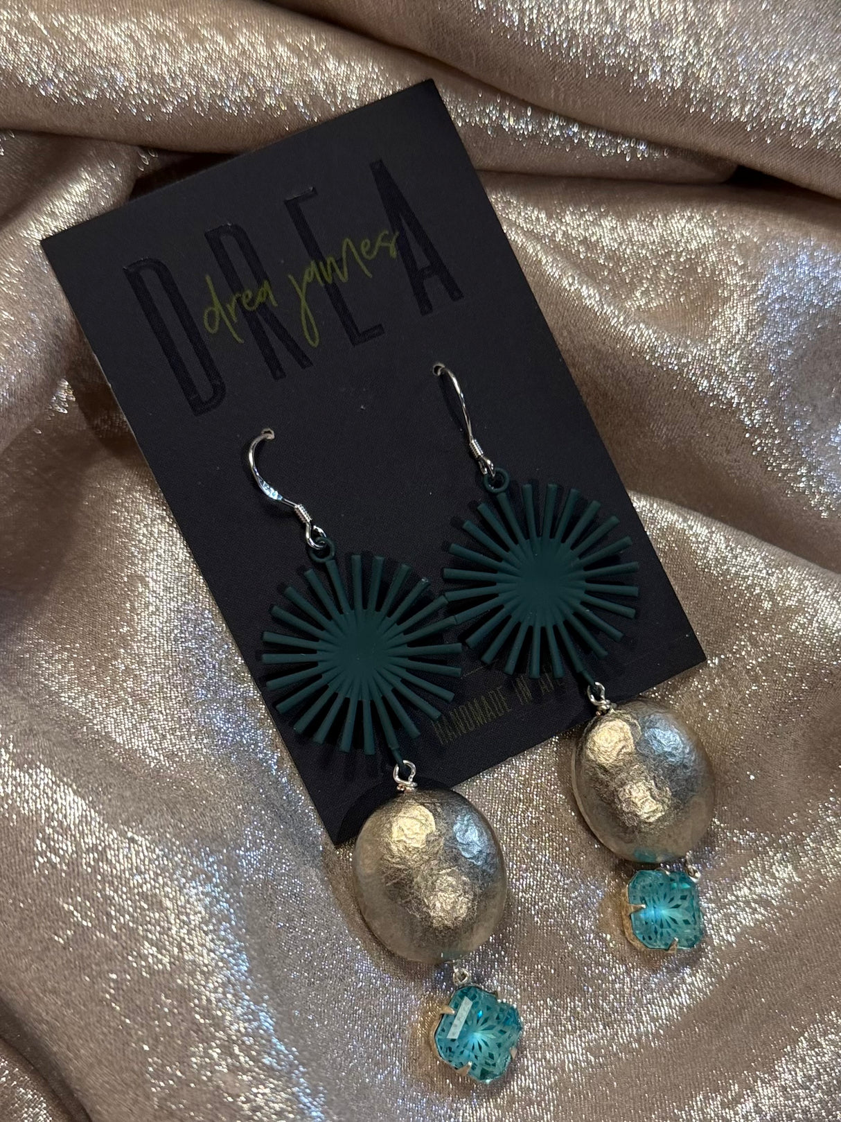 Lokkar DREA - engin tvö pör eins!