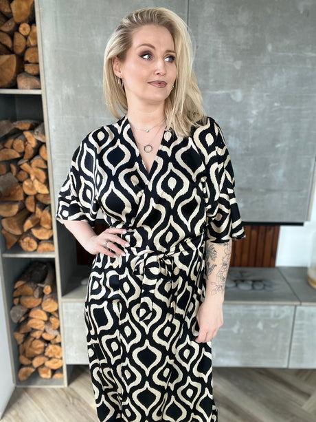 Dögg wrap satin kjóll