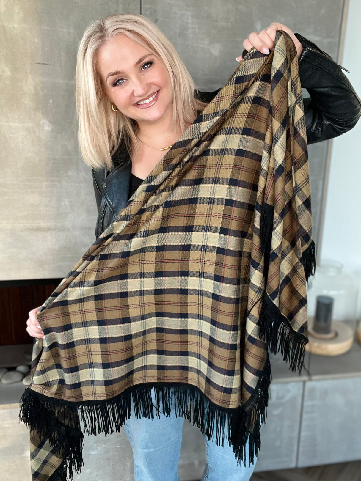 Klútur Brúnn/Grænn köflóttur með kögri