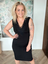 Spjót kjóll sv ermalaus