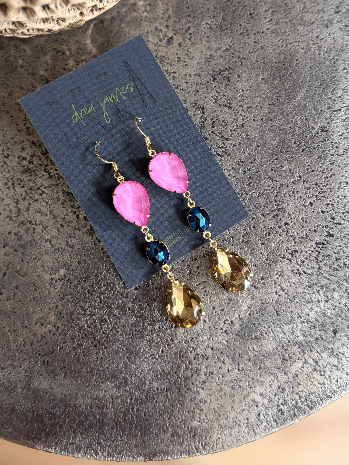 Lokkar DREA - engin tvö pör eins!