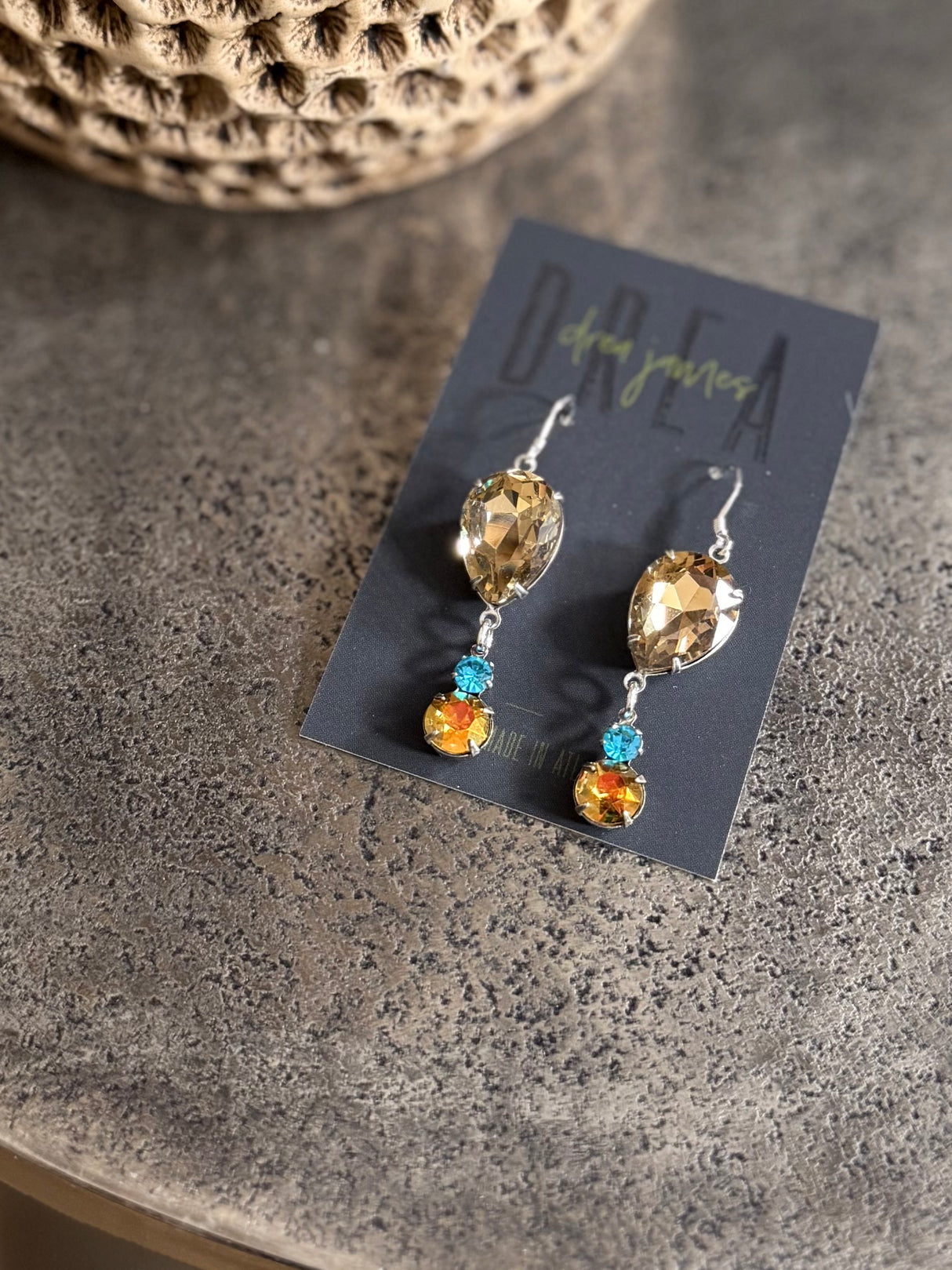 Lokkar DREA - engin tvö pör eins!