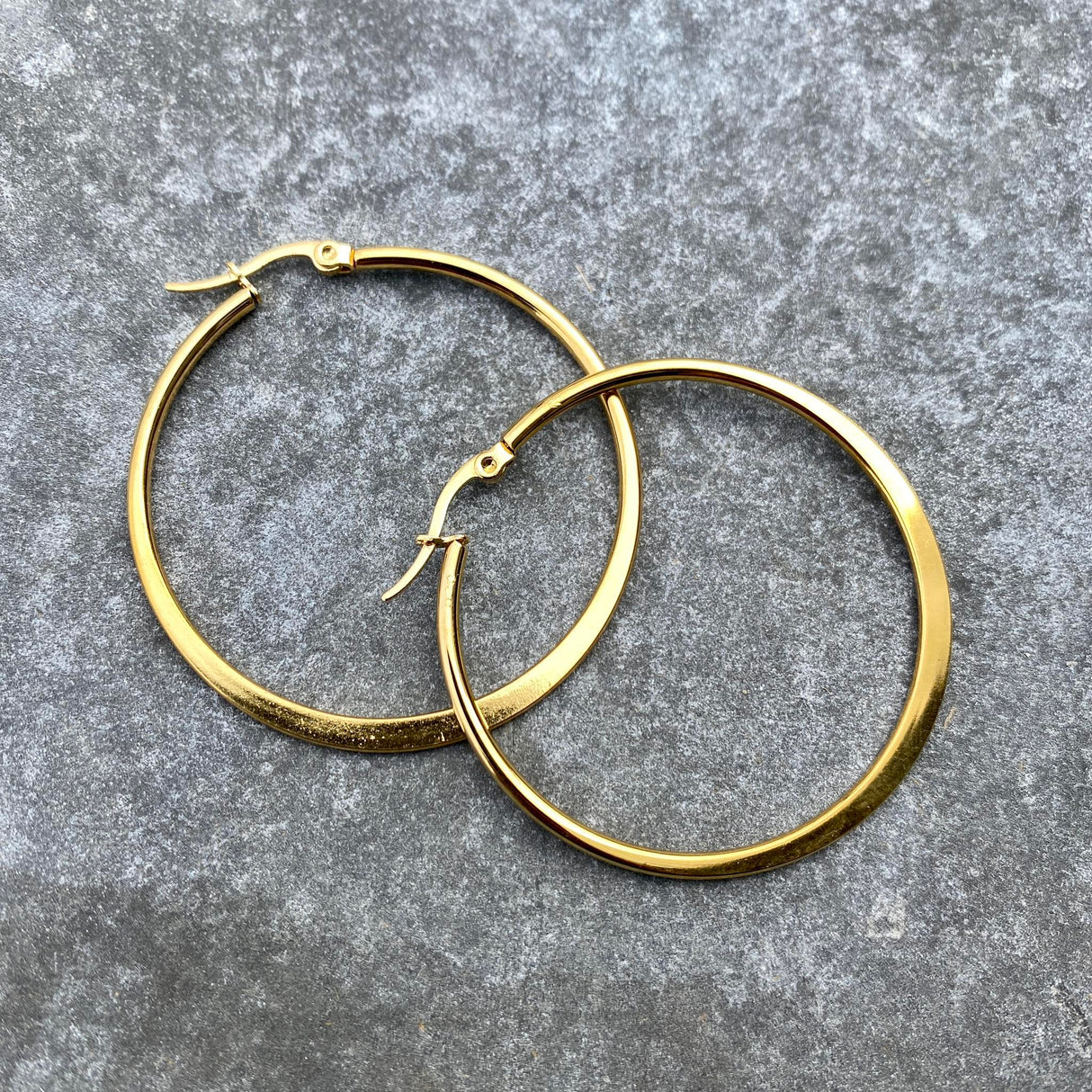 Krista lokkar hringir