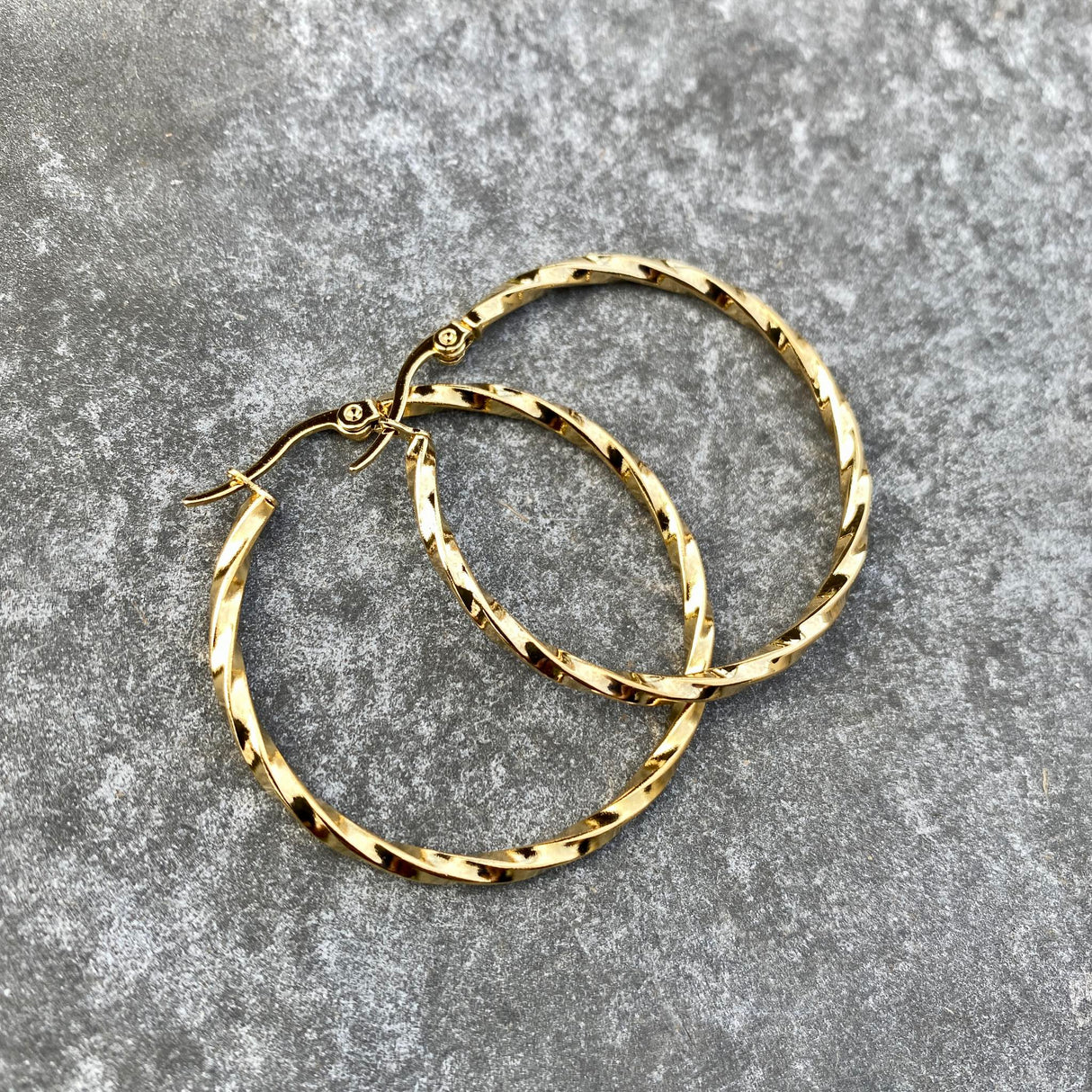 Krista lokkar hringir gylltir snúnir