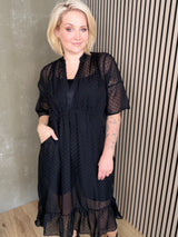 Karolina kjóll doppóttur