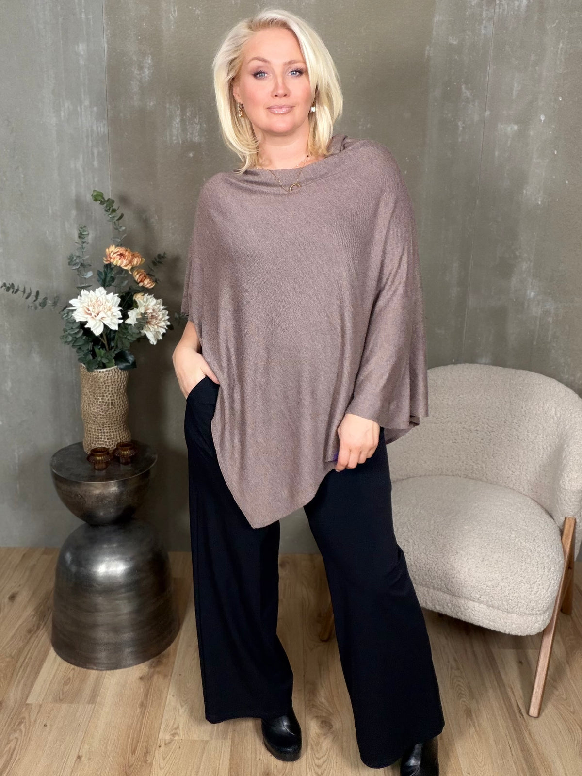 Petrina poncho