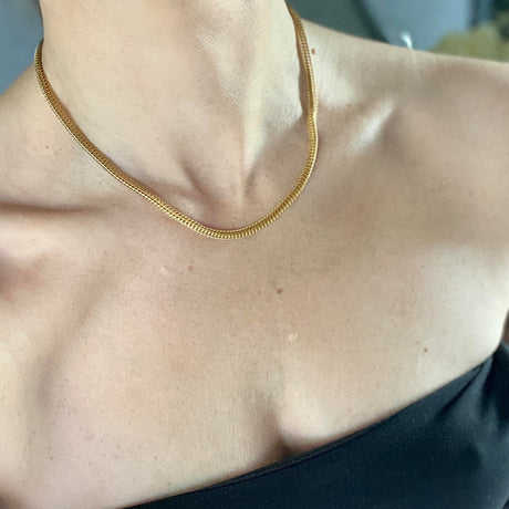 Gyllt fiskabeina keðja köntuð 42cm