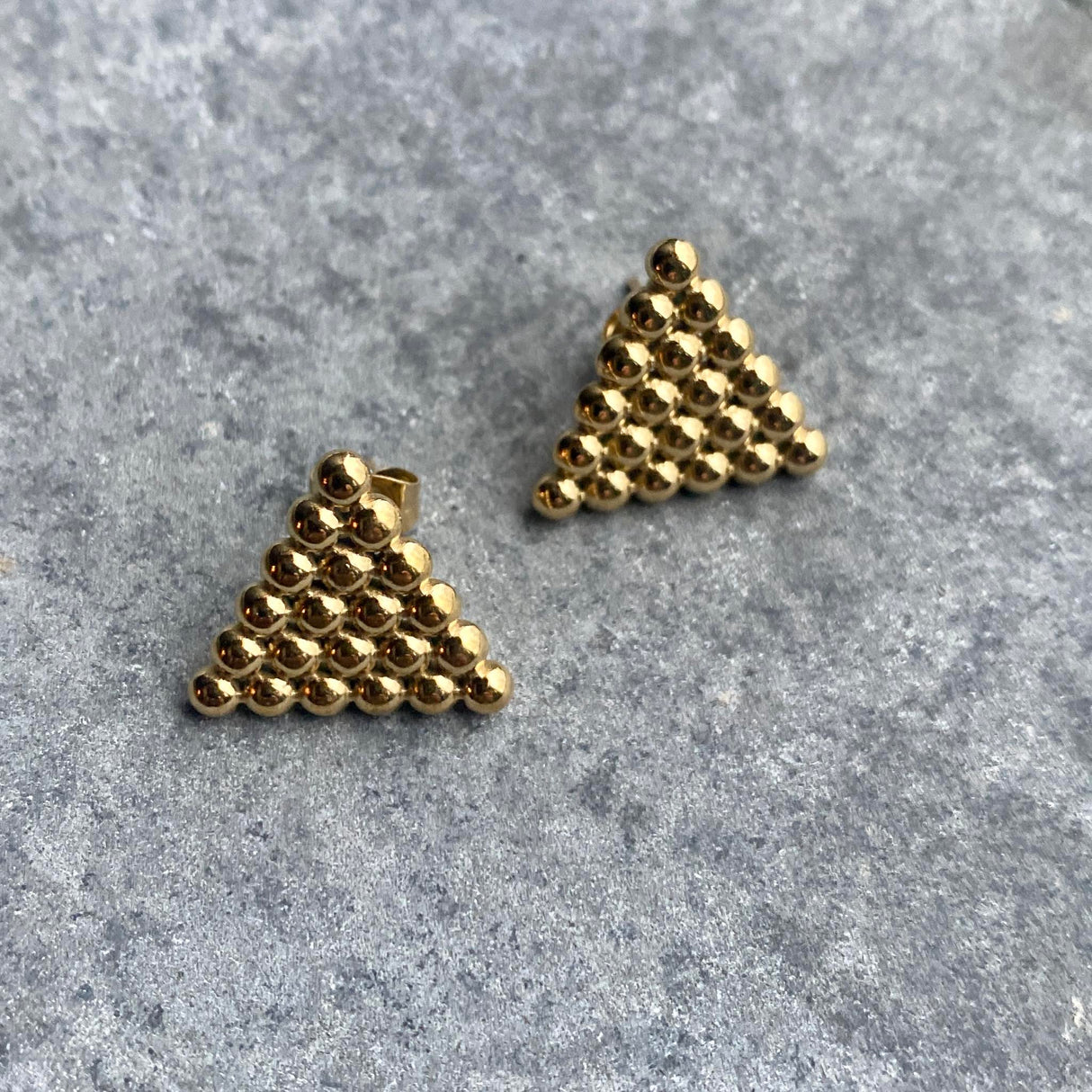 Lokkar þríhyrndir doppu 1,8cm í þvermál