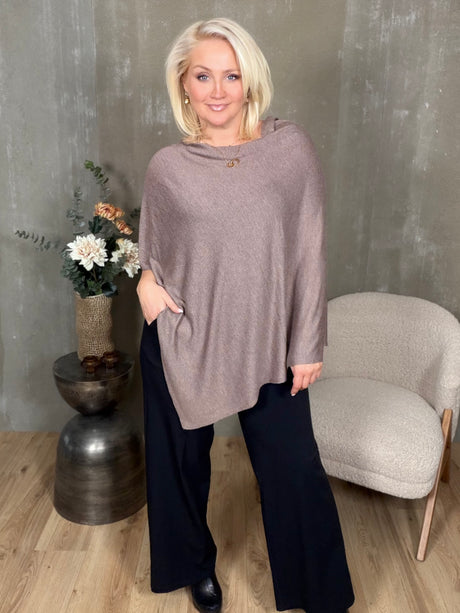Petrina poncho