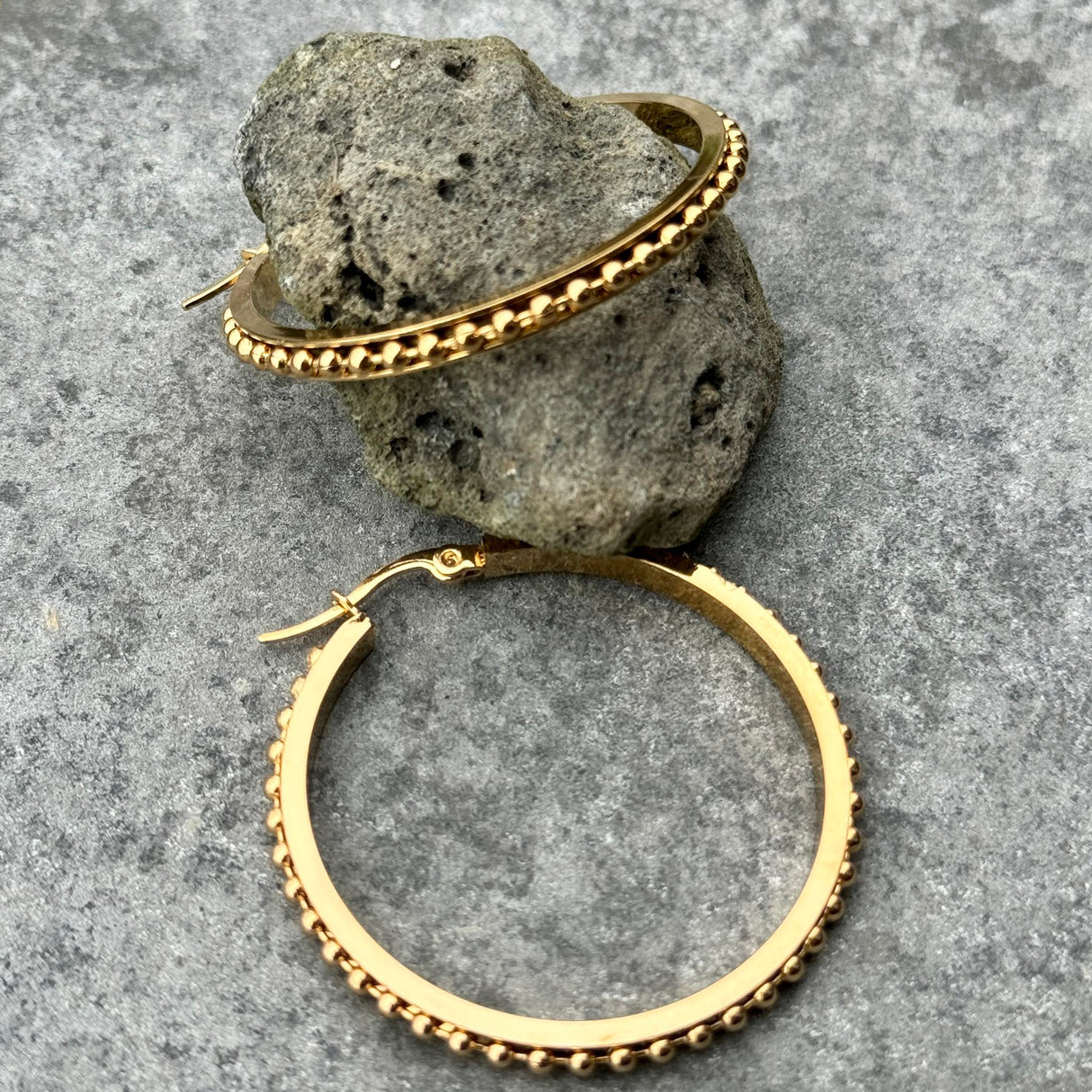 Krista lokkar með doppum 5 cm í þvermál