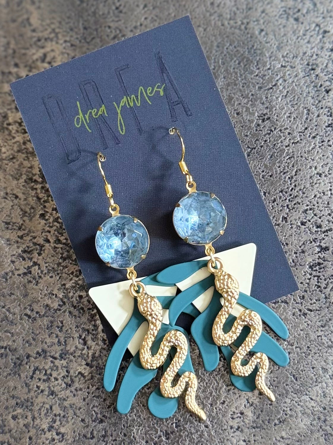 Lokkar DREA - engin tvö pör eins!