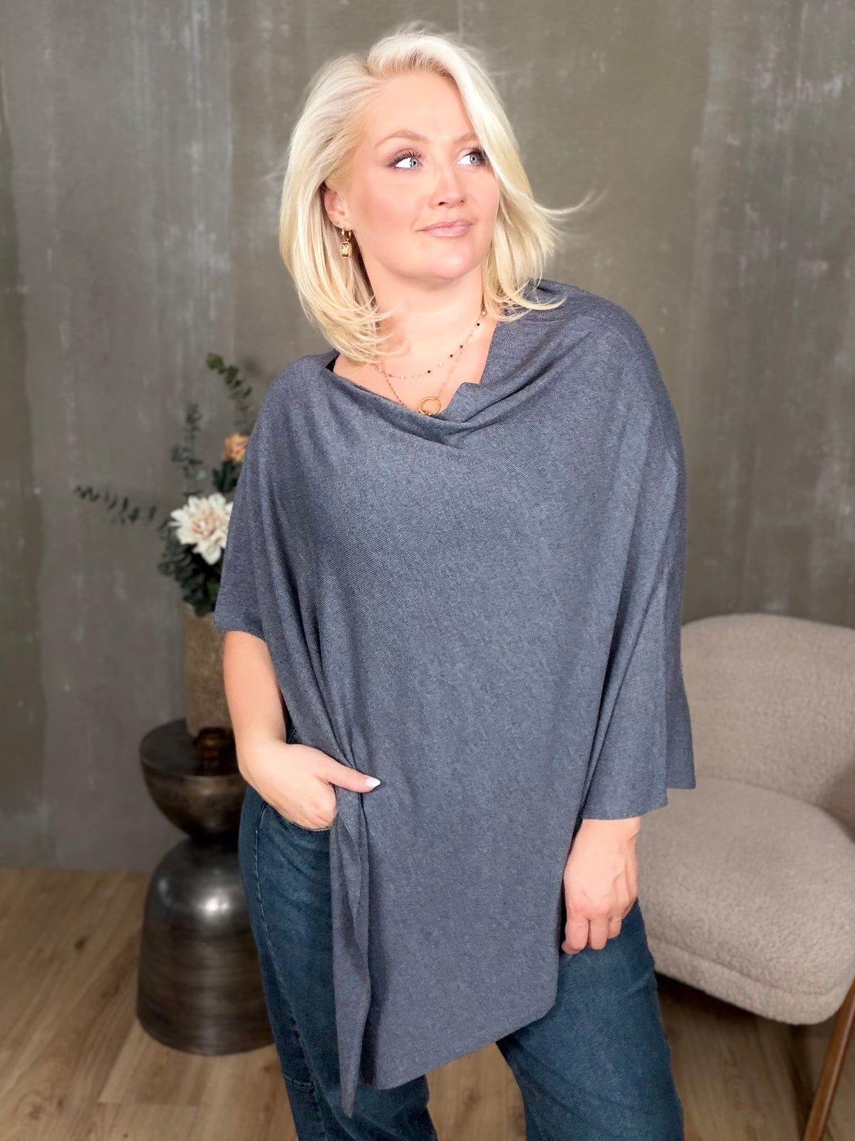 Petrina poncho