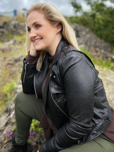 Leðurjakki stuttur með brjóstvasa
