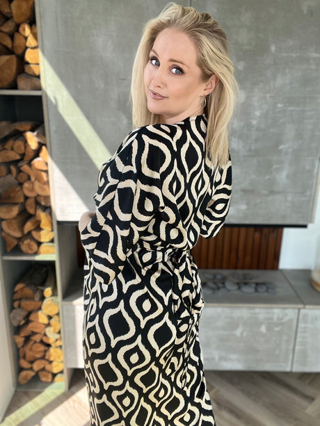 Dögg wrap satin kjóll