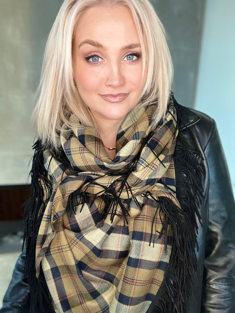 Klútur Brúnn/Grænn köflóttur með kögri