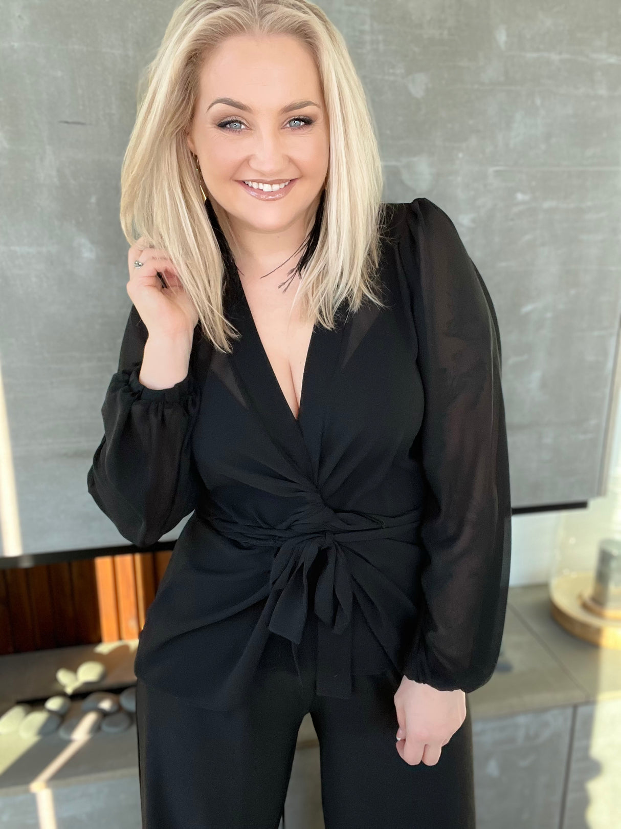 Gresja siffon skyrta Svört