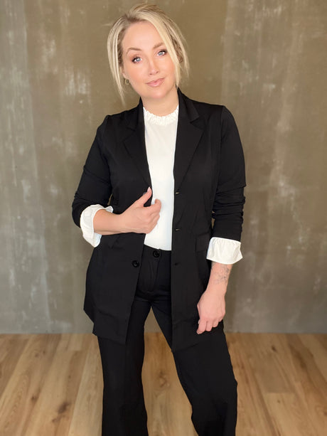 Noor blazer svartur