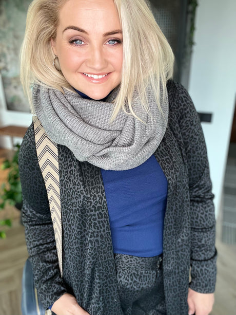 Skjól knit Grátt