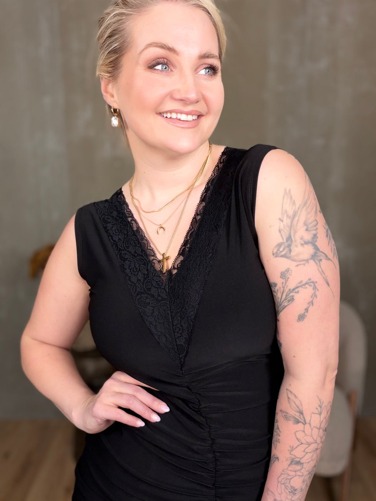 Spjót kjóll sv ermalaus