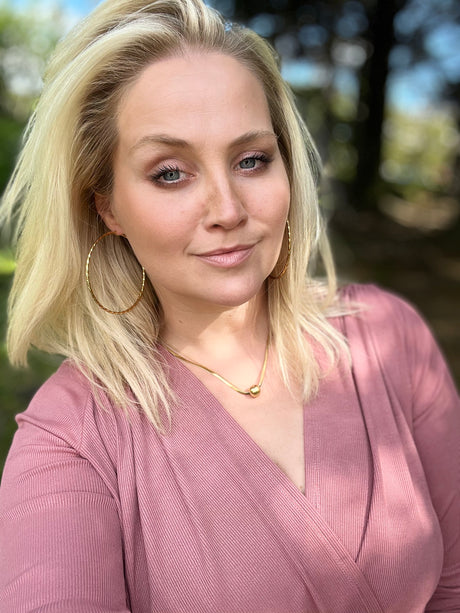 Krista hálsmen með tvöfaldri keðju og kúlu