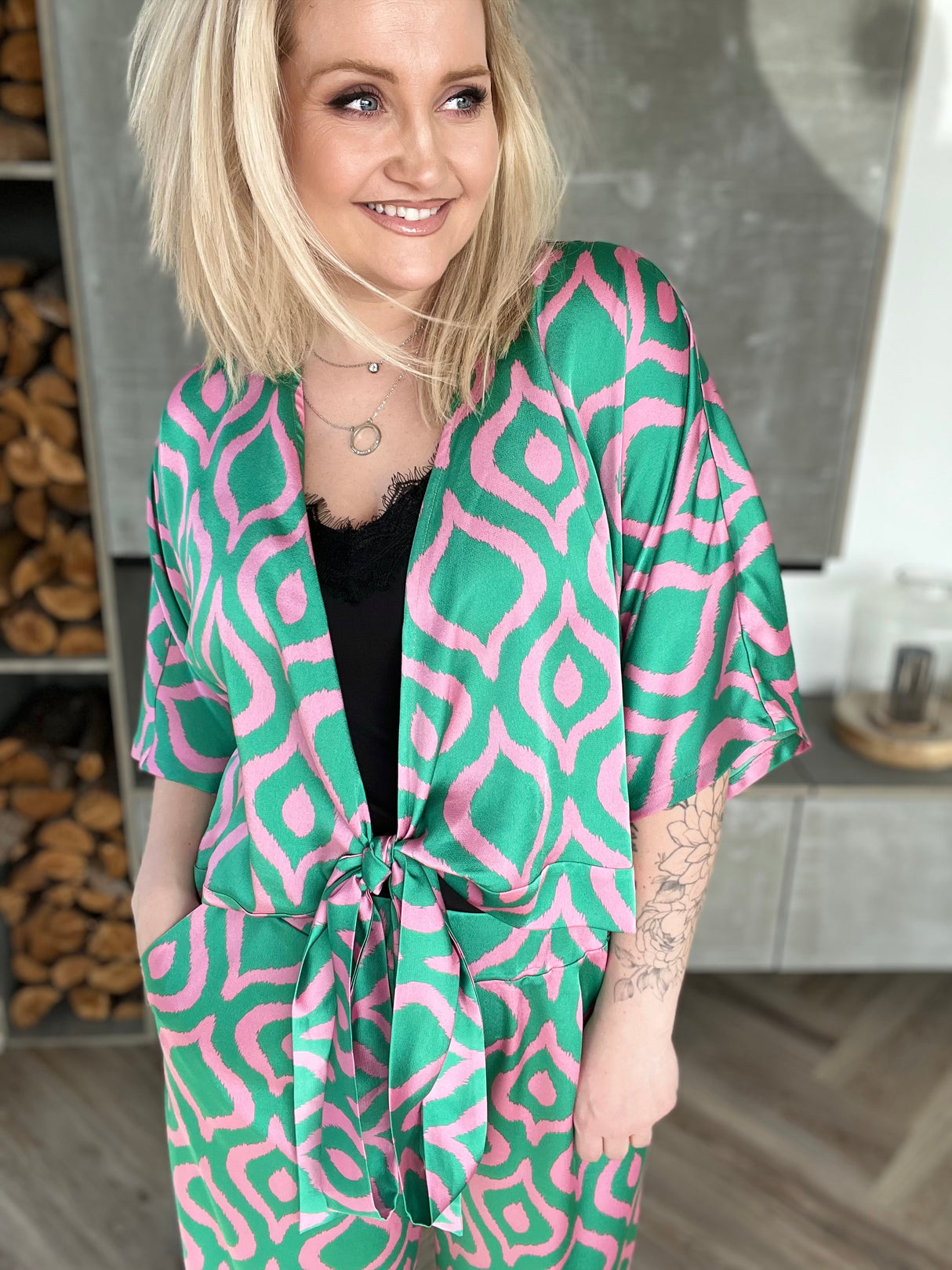 Dögg wrap satin toppur