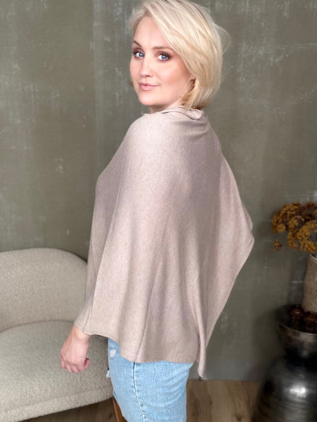 Petrina poncho