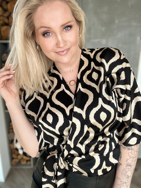 Dögg wrap satin toppur