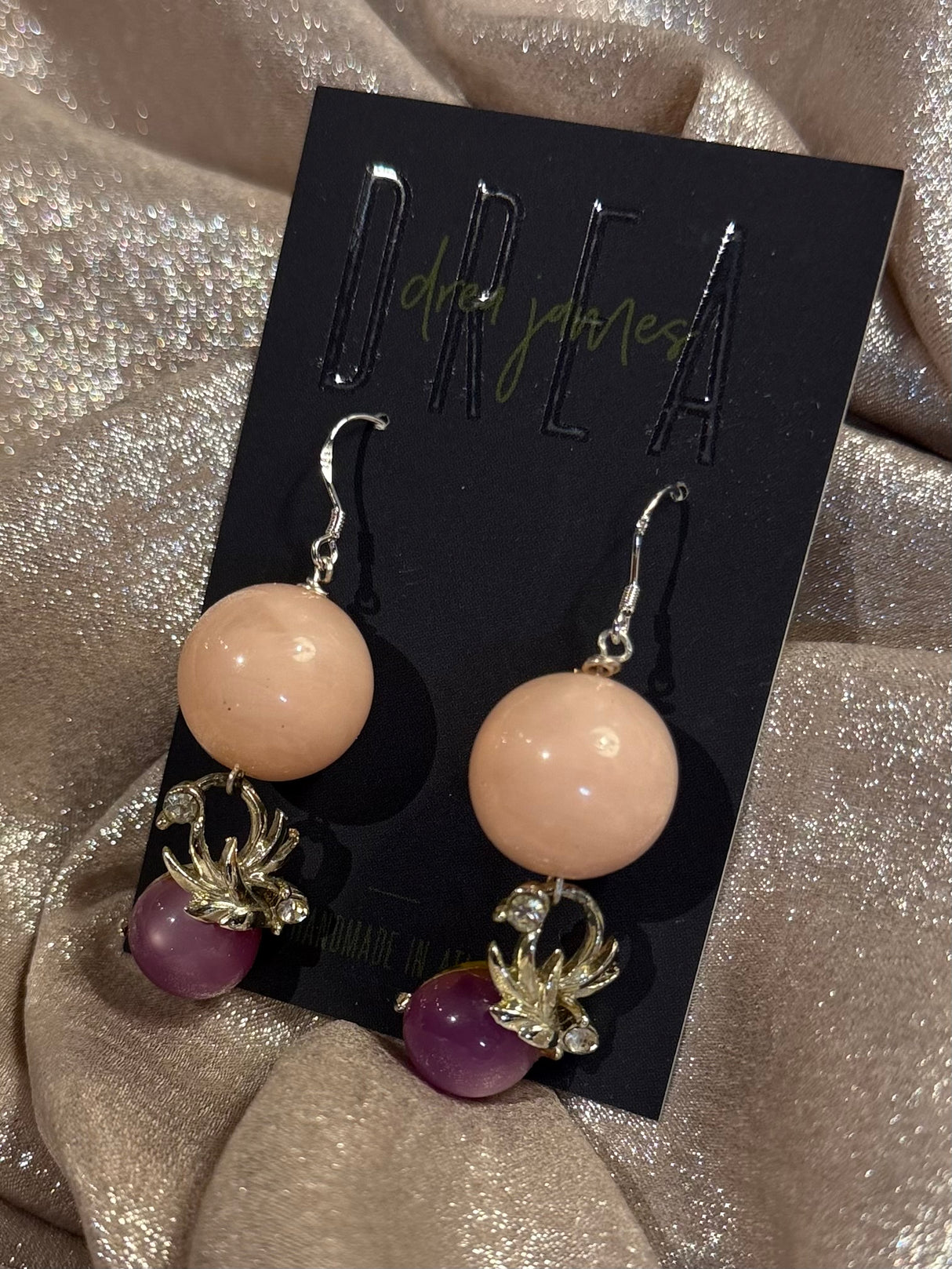 Lokkar DREA - engin tvö pör eins!