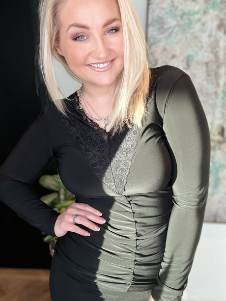 Spjót toppur svartur