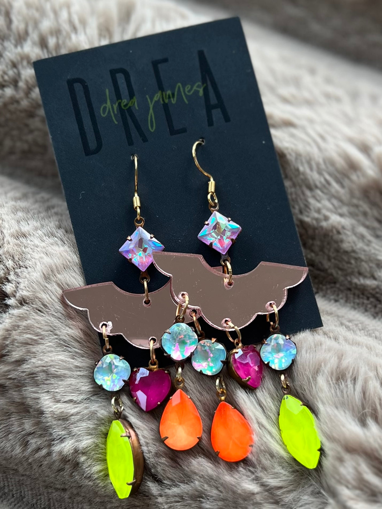 Lokkar DREA - engin tvö pör eins!