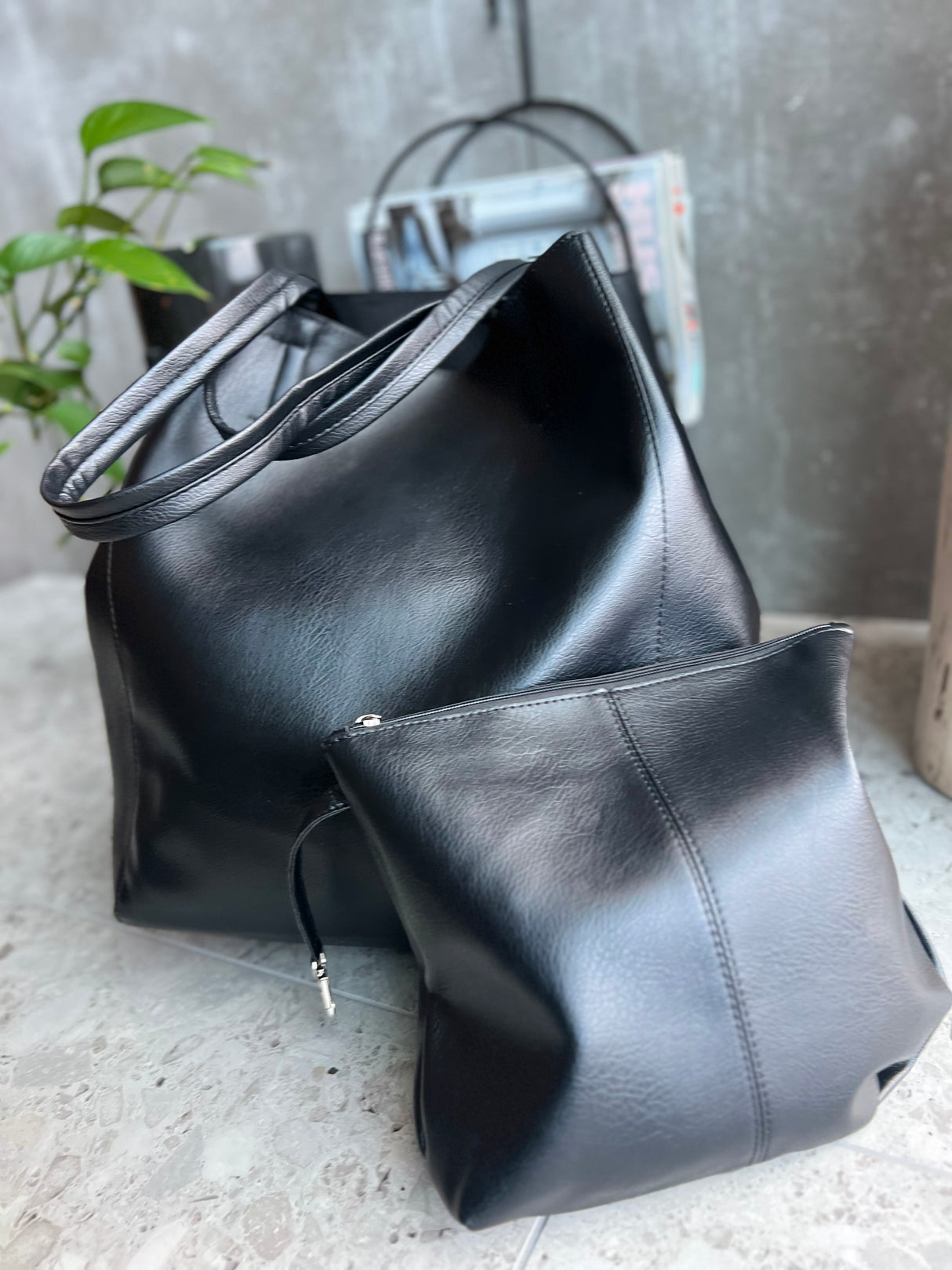 Leðurlíkis taska - Svört