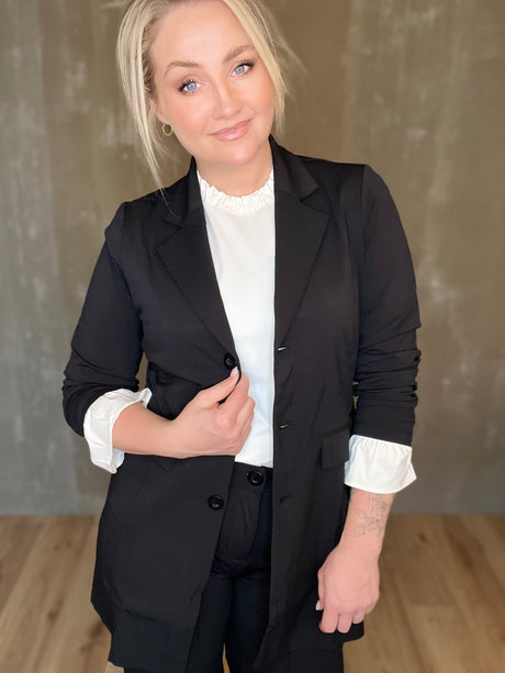Noor blazer svartur